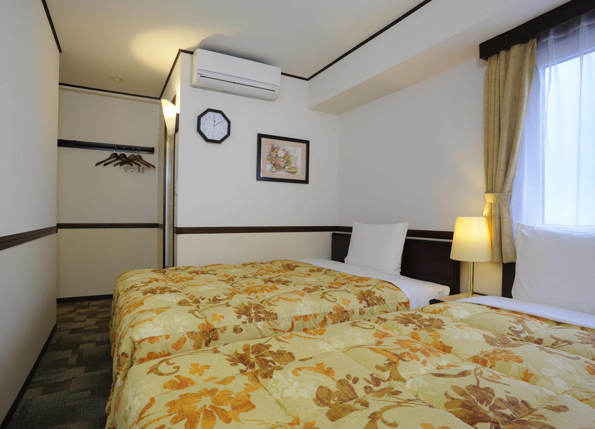 Toyoko Inn Takasaki Eki Nishi Guchi No 2 Zewnętrze zdjęcie